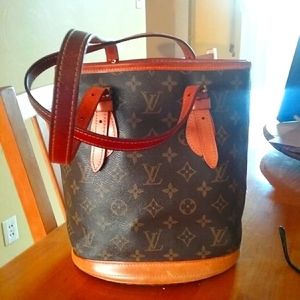 Louis Vuitton  purse